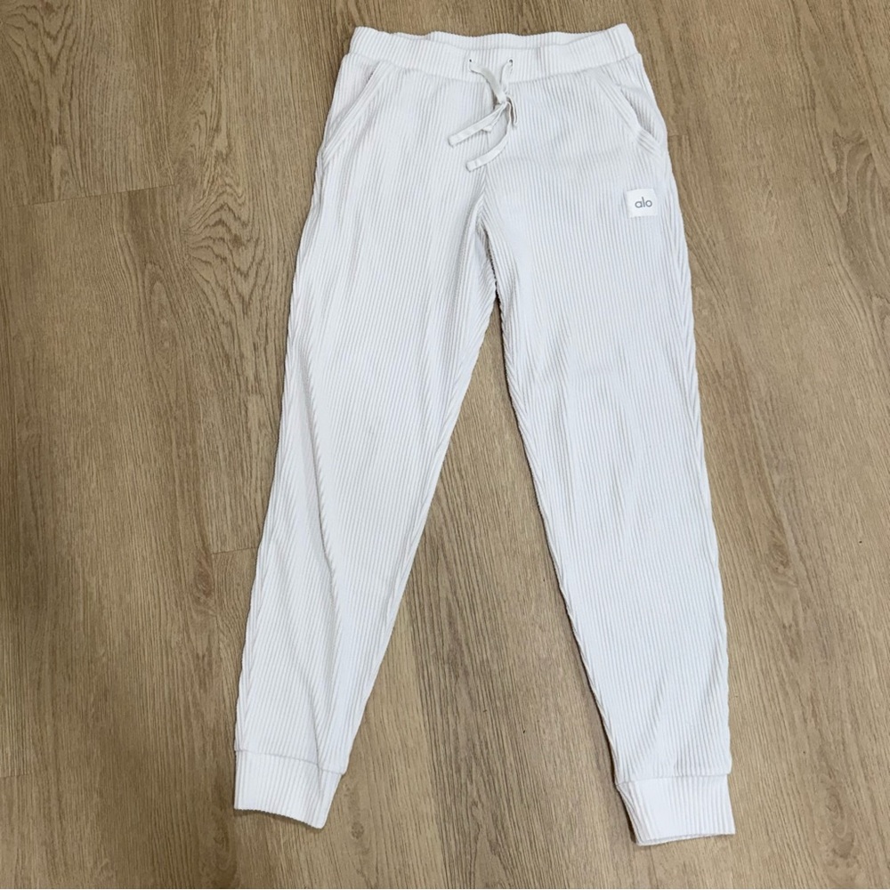 ALO Yoga Ribbed White Jogger Pants